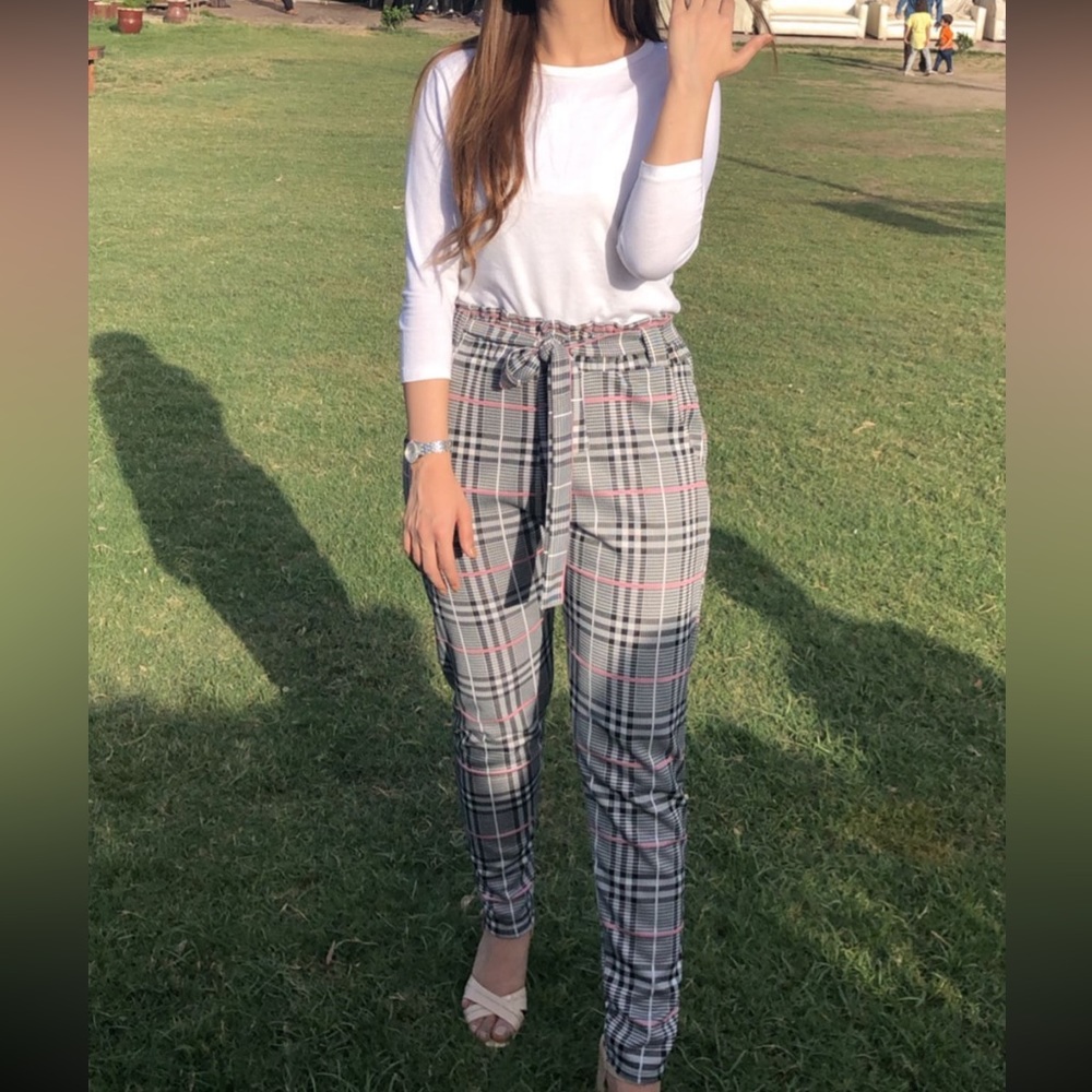 High waist pants . Worn once
